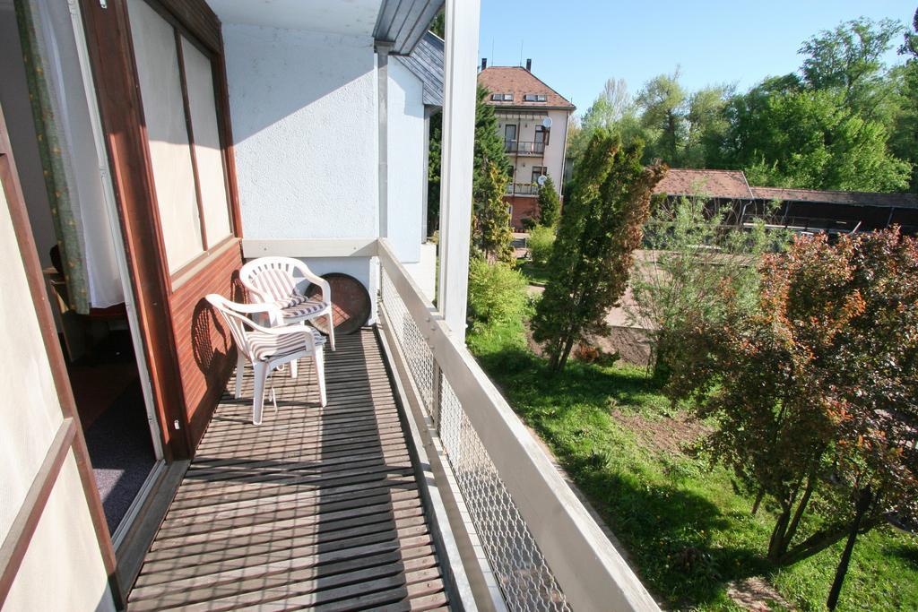 Waterfront Hotel Szentendre Exterior foto
