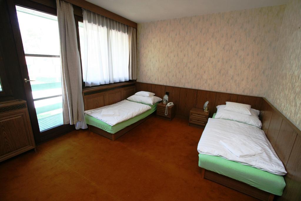 Waterfront Hotel Szentendre Exterior foto